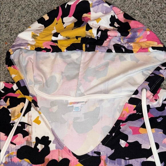 LuLaRoe Pastel Floral Top “Eliza” (2XL) - Picture 4 of 6